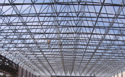 达日钢结构厂房屋面板及保温层安装 达日钢结构厂房屋面板及保温层安装