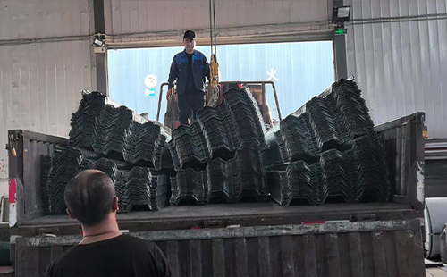 闭口楼承板耐火时限实测：大跨度怎样选达日楼承板